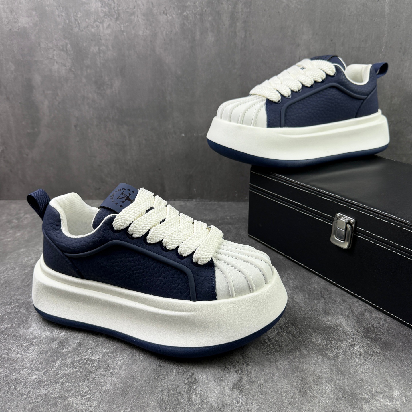 Thick-Soled Men's Shoes 2025 Autum New Shell Leather Sports Casual Sneakers Versatile Thick-Soled Low-Cut White Shoes