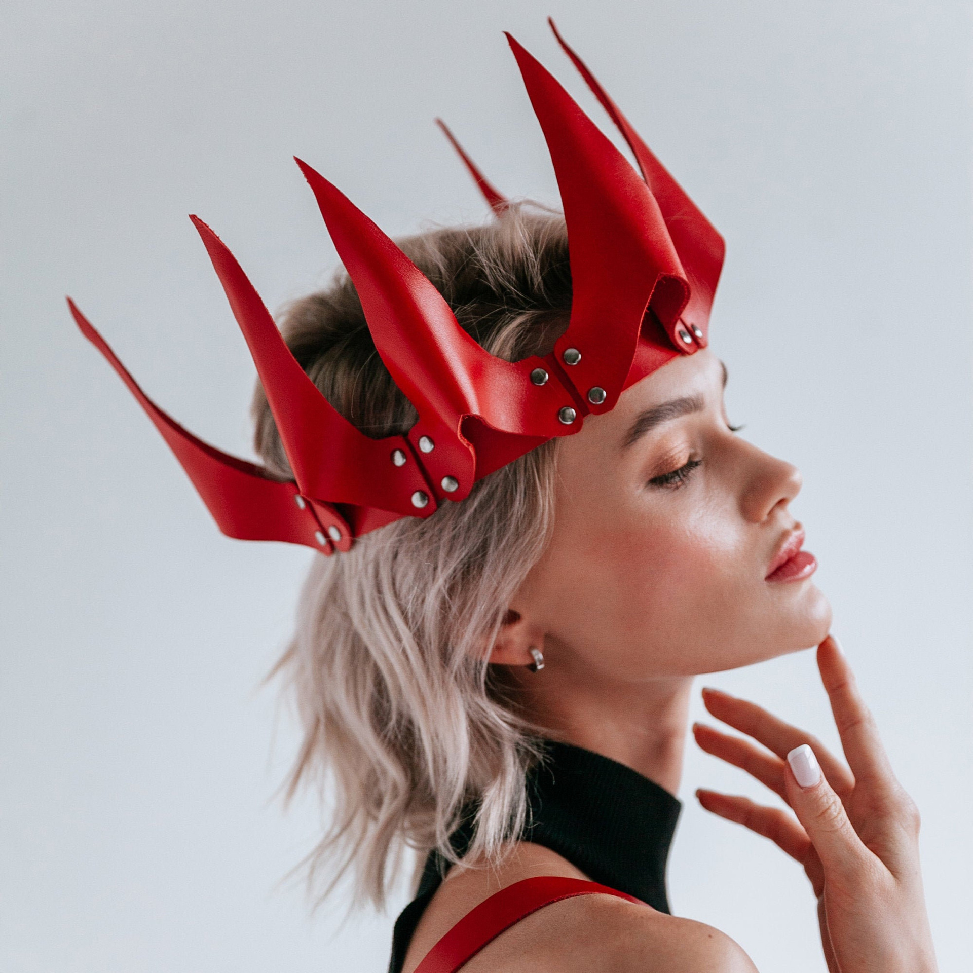 Juguetes sexuales para adultos transfronterizos de cuero reina tocado máscara coqueteo cos juguetes alternativos sexy tentación corona