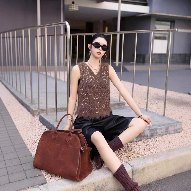 New Mink Fur High-End Chic Embroidered Sequin Stylish Knitwear Soft Waxy Bottoming Camisole Source Factory New Mink Fur High-End Chic Embroidered Sequin Stylish Knitwear Soft Waxy Bottoming Camisole Source Factory