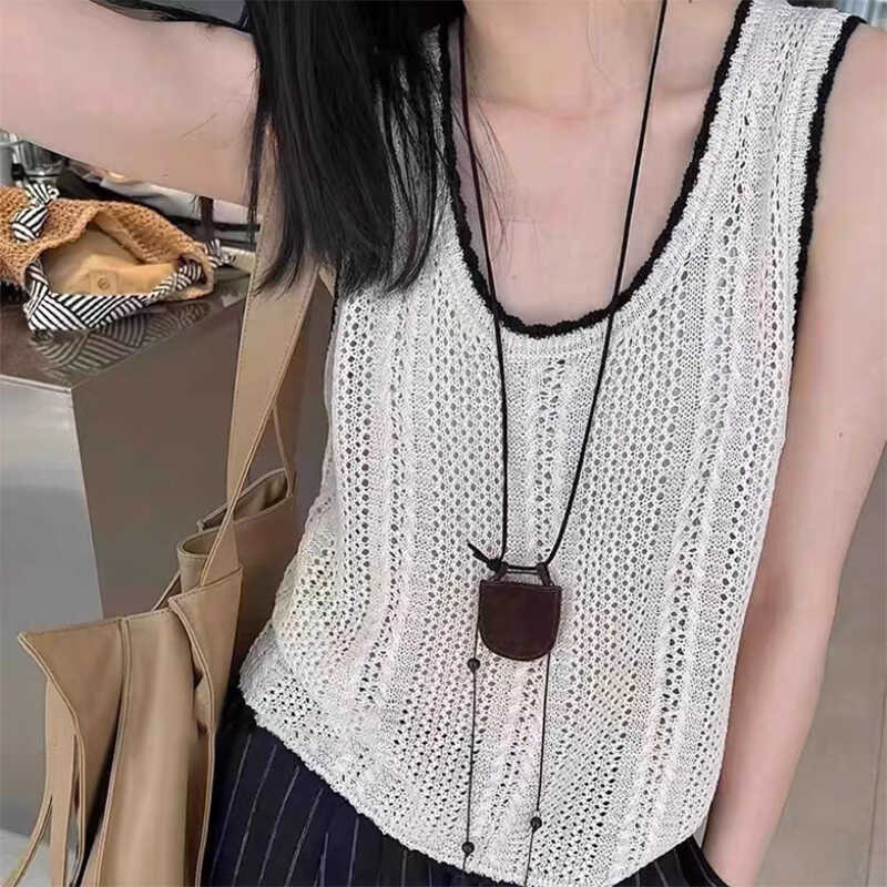 Minimalista para usar accesorios de moda de estilo cóncavo cuello halter mini bolso pequeño diseño exquisito mini bolso de media luna collar mujer
