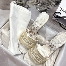 2025SS�ļ��¿�D�ҽ�ɫ����ӡ����ĸ�̽���ЬŮɳ���⴩һ�֛���