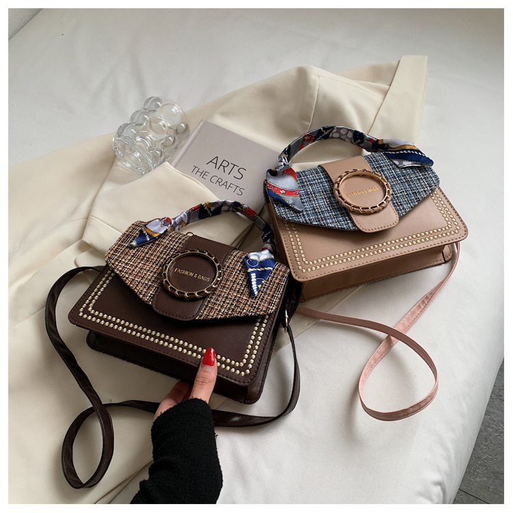 Autumn And Winter Plaid New One-shoulder Messenger Small Square Bag display picture 2