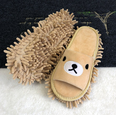 ロゴ漫画刺繍図木床怠け者がスリッパを拭いて雑巾スリッパを床に落とした