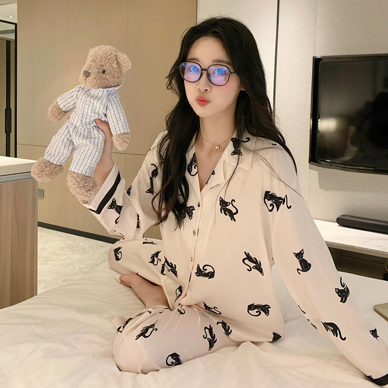 검은 새끼 고양이