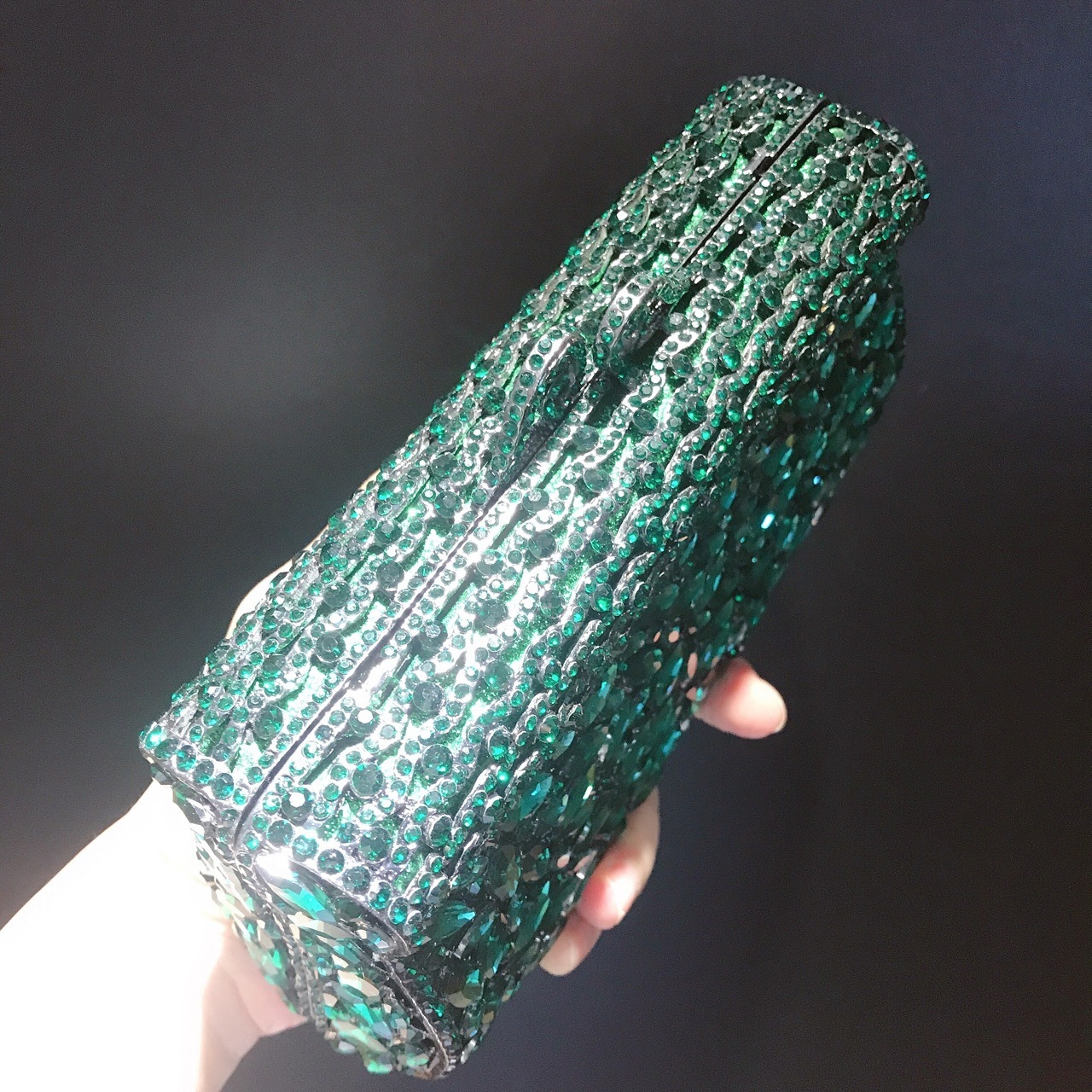 * Nuevo paquete de cena de diamantes transfronterizos bolsos de diamante verde bolsos de banquete europeos y estadounidenses bolsos de mano de diamantes horizontales bolsos de damas