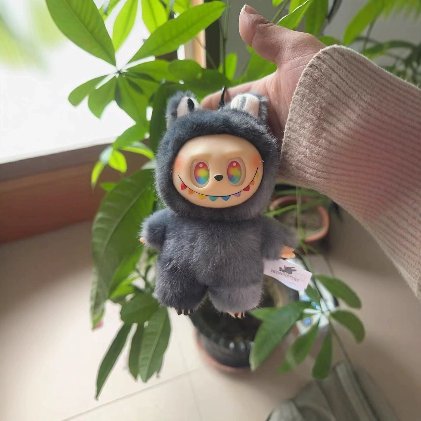 Spot third generation plush pendant labubu heart-beating macaron labubu wholesale doll third generation