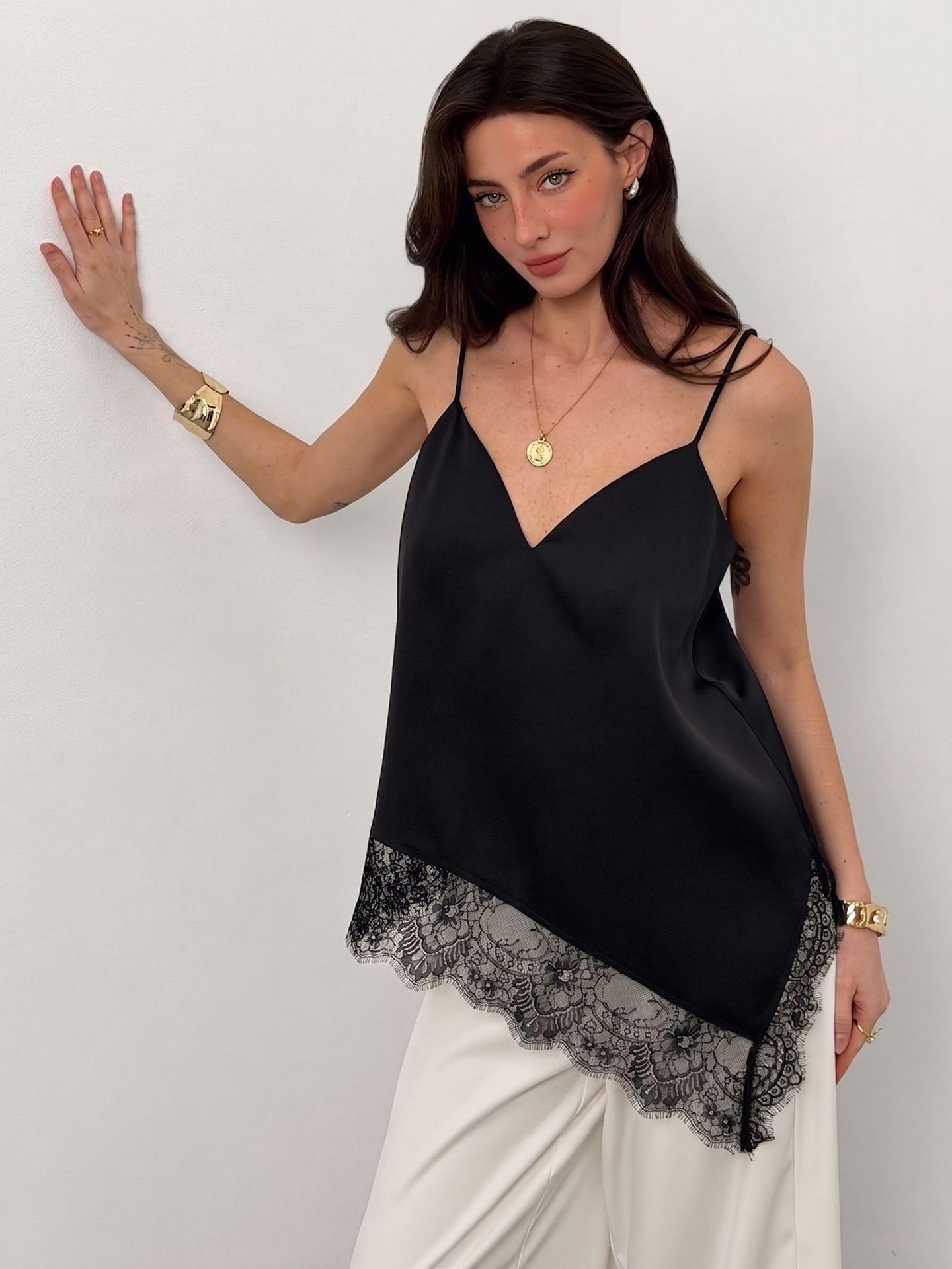 Foreign Trade 2026 Summer New European and American Women's Fashion Elegant V-Neck Irregular Lace Trim Loose Camisole for Women