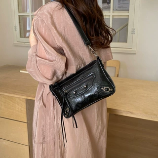 机车风铆钉小方包女包2026新款质感大容量单肩包高级感斜挎包跨境