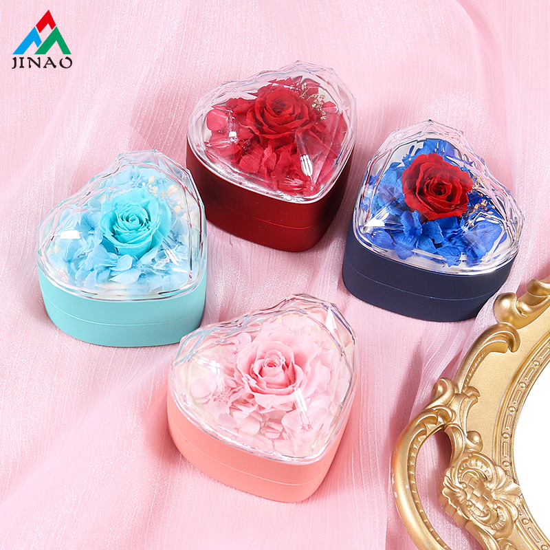 工厂新款钻石亚克力永生花礼盒翻盖触感漆戒指项链首饰包装盒批发