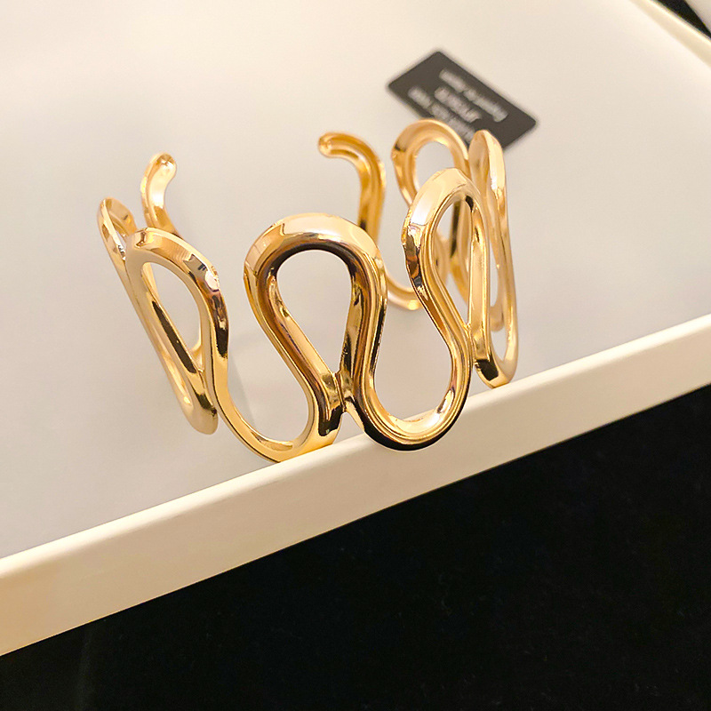 Pulsera de onda de metal transfronteriza europea y americana, pulsera de alta gama de moda de nicho, estilo ins, joyería de temperamento de lujo ligero al por mayor