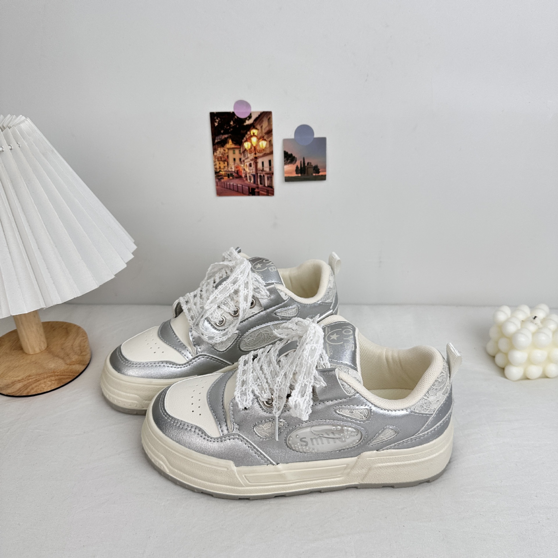 Zapatos blancos de suela gruesa de onda lejana para mujer 2025 primavera nuevos estudiantes casuales todo-fósforo zapatos de lona coreanos para mujer image 3