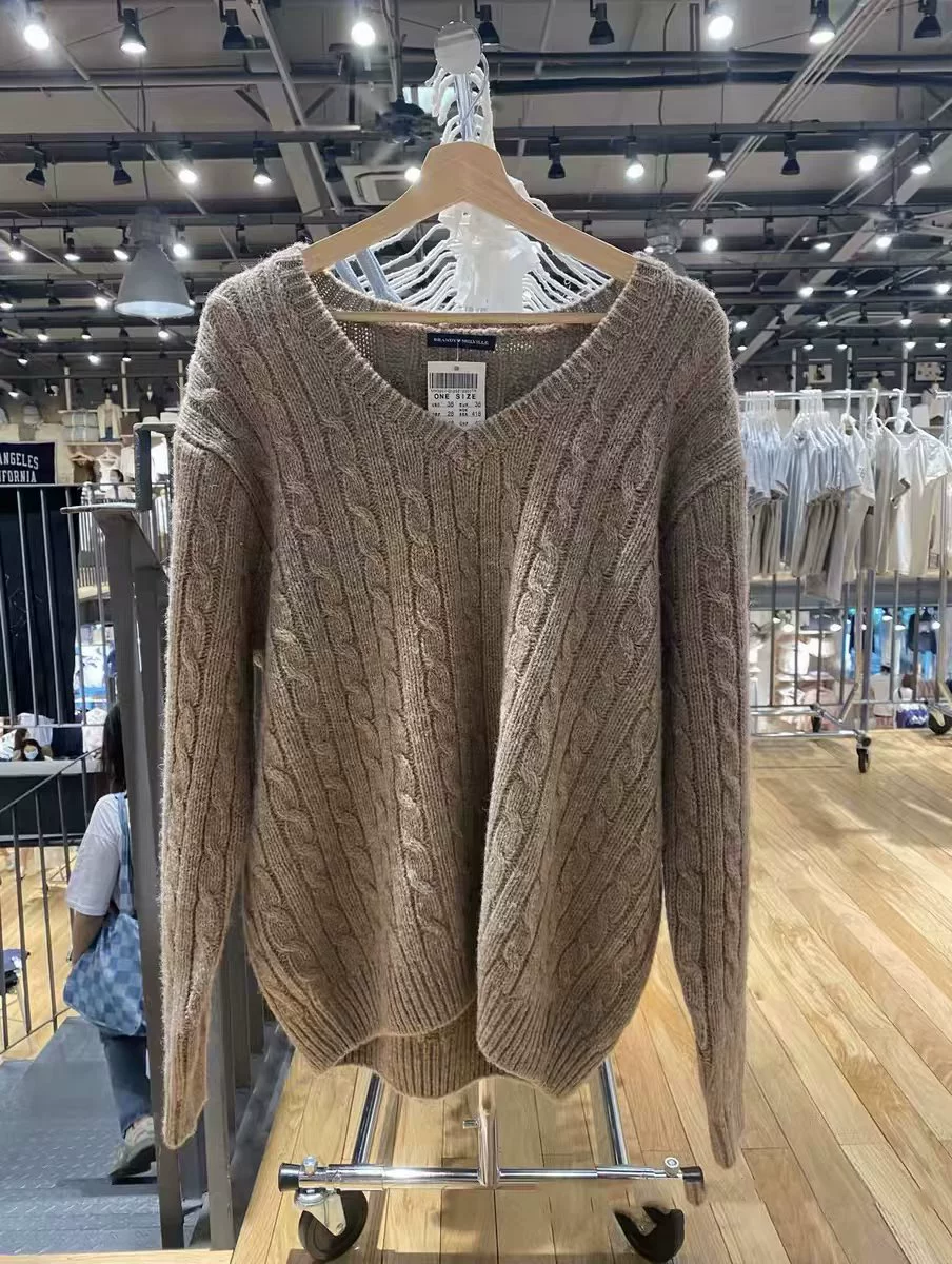 Sweater V-neck retro knitted pullover, American style, one size (soft fit)
