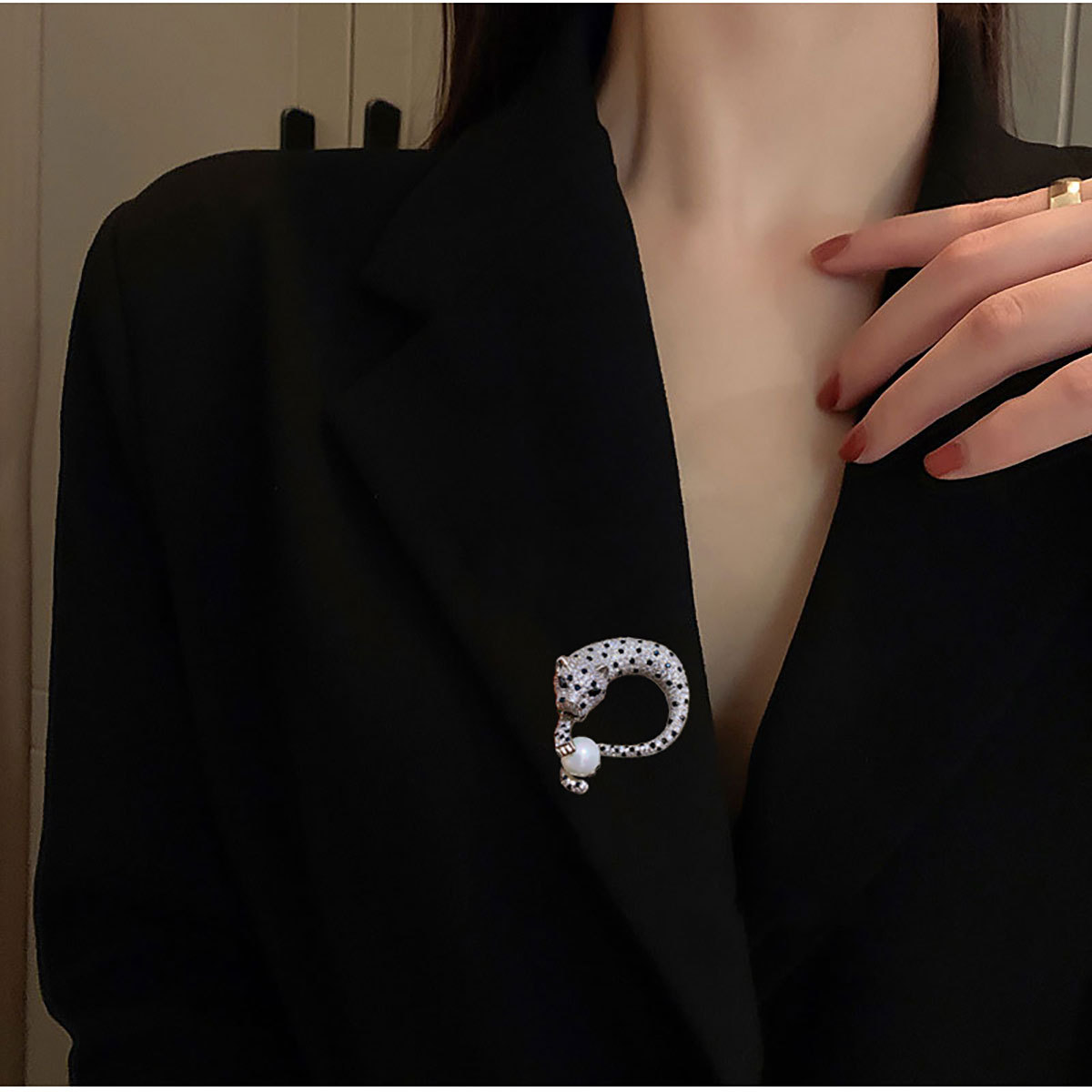 Copper Material Glam Pin Cheetah Print Copper Plating Inlay Zircon Unisex Brooches