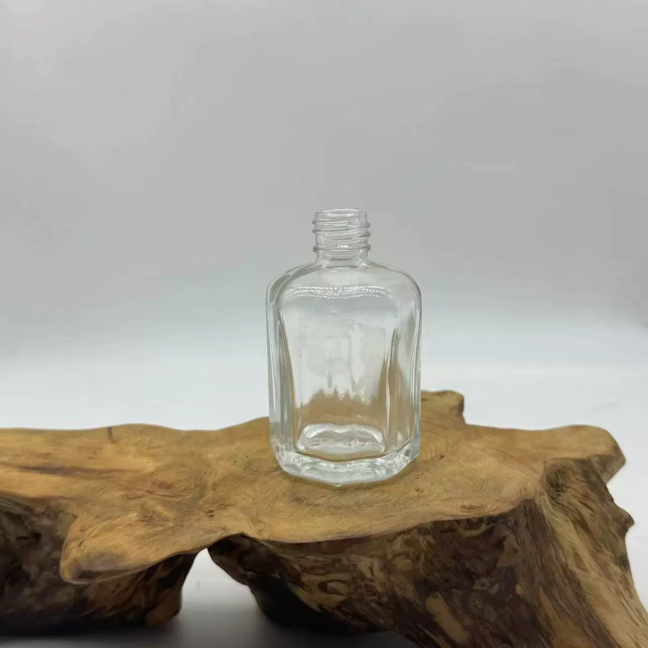 厂家直销现货25ml八角玻璃瓶100ML八角