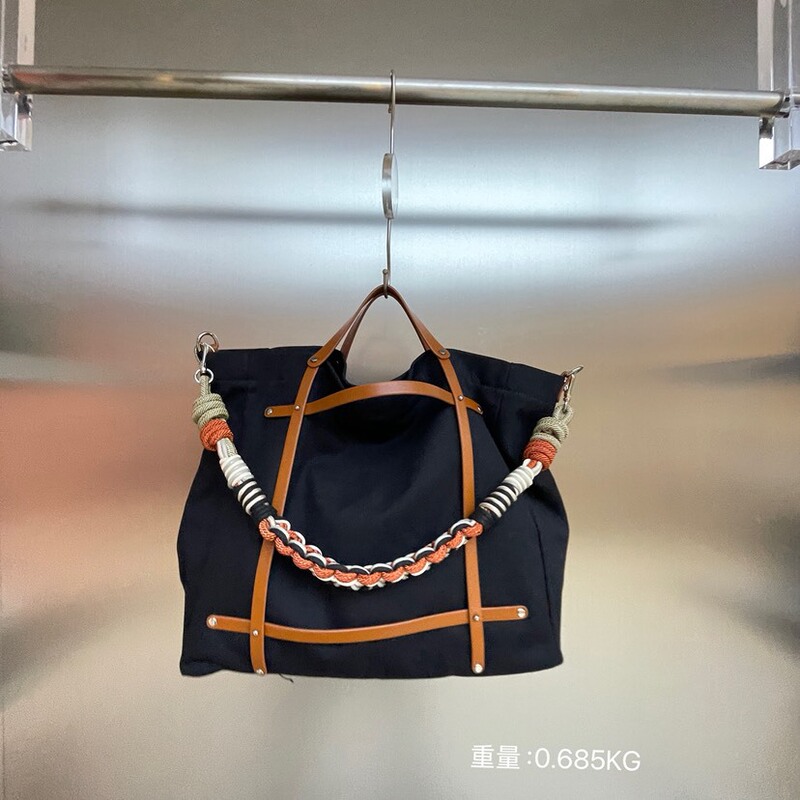 Simple and Fashionable Large-Capacity Women's Shoulder Bag New Versatile Bag Niche Canvas Tote Bag Single Shoulder Crossbody Bag