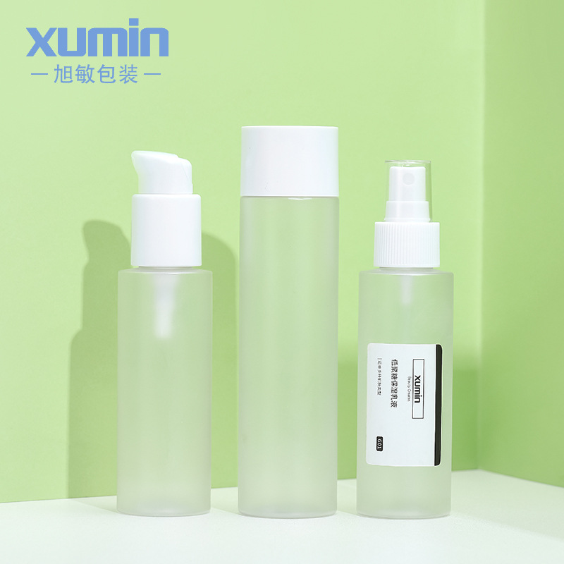 En stock productos de cuidado de la piel esmerilado conjunto botella crema puede rociar botella presionando botella de loción 15ml vacío sub-botella