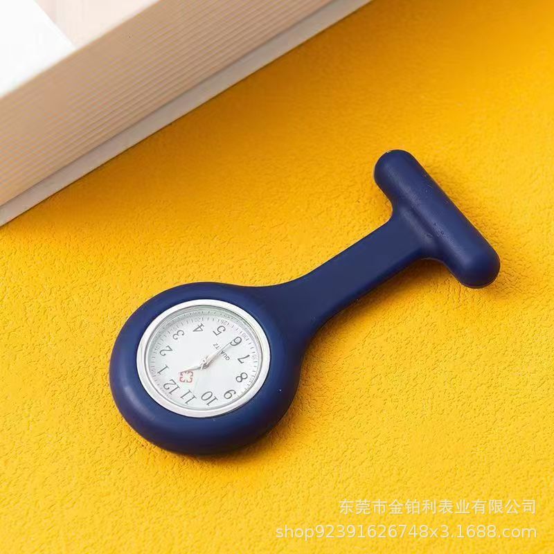 Venta directa de fábrica comercio exterior dibujos animados unisex cuarzo retráctil silicona reloj de enfermera examen de estudiante reloj de bolsillo simple