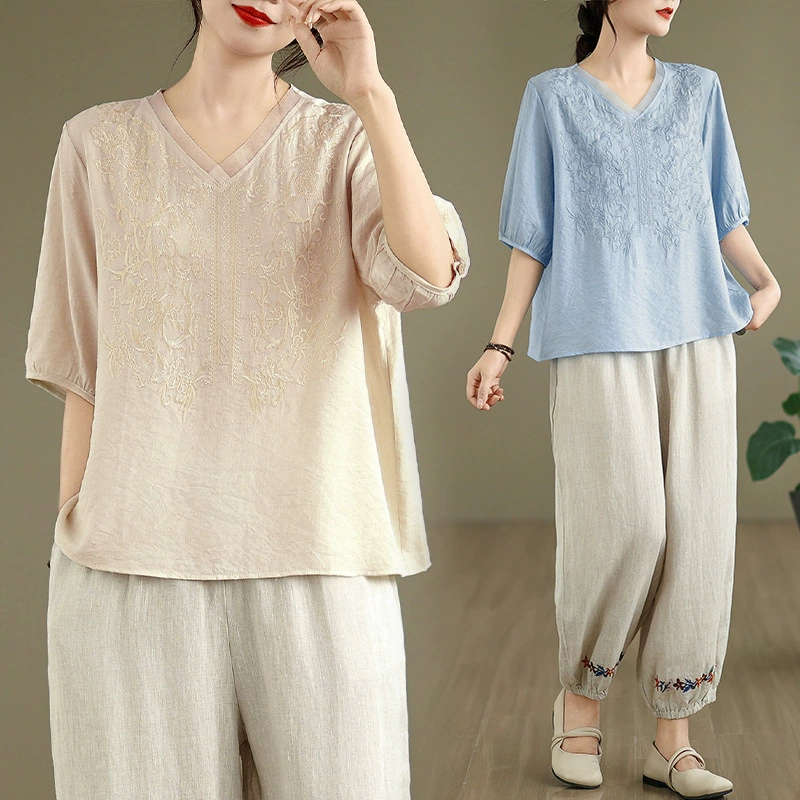 Реальный снимок летнего костюма для женщин 2025 года в корейском стиле: свободная рубашка большого размера с вышивкой в литературно-ретро стиле и свободные брюки из хлопка и льна.