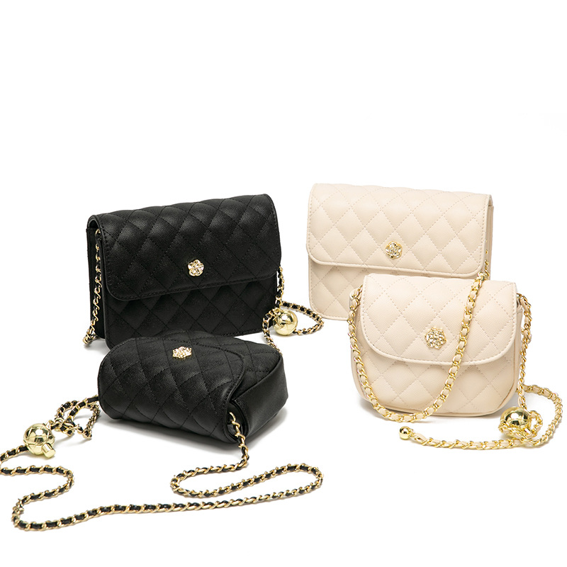 2024 Borsa piccola con catena dorata a forma di pallina dorata alla moda quadrata in tinta unita versatile 2024, design unico, spalla singola_voghion.com