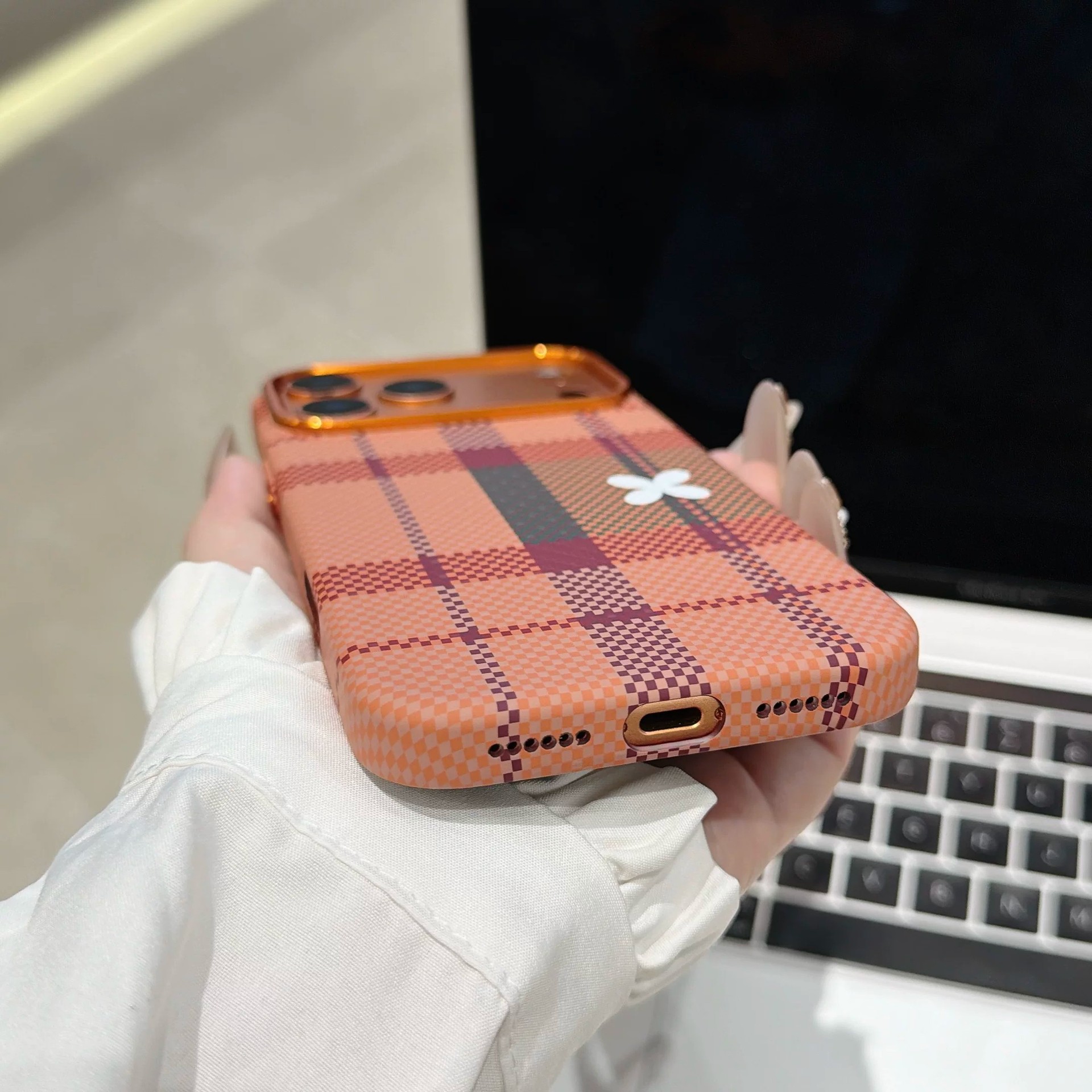 适用iPhone18promax格津生花磁吸手机壳时尚苹果17硬壳防摔保护套
