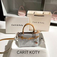 һ�����lС��ײɫ�K�����2025�¿�߼����ϰ���������l