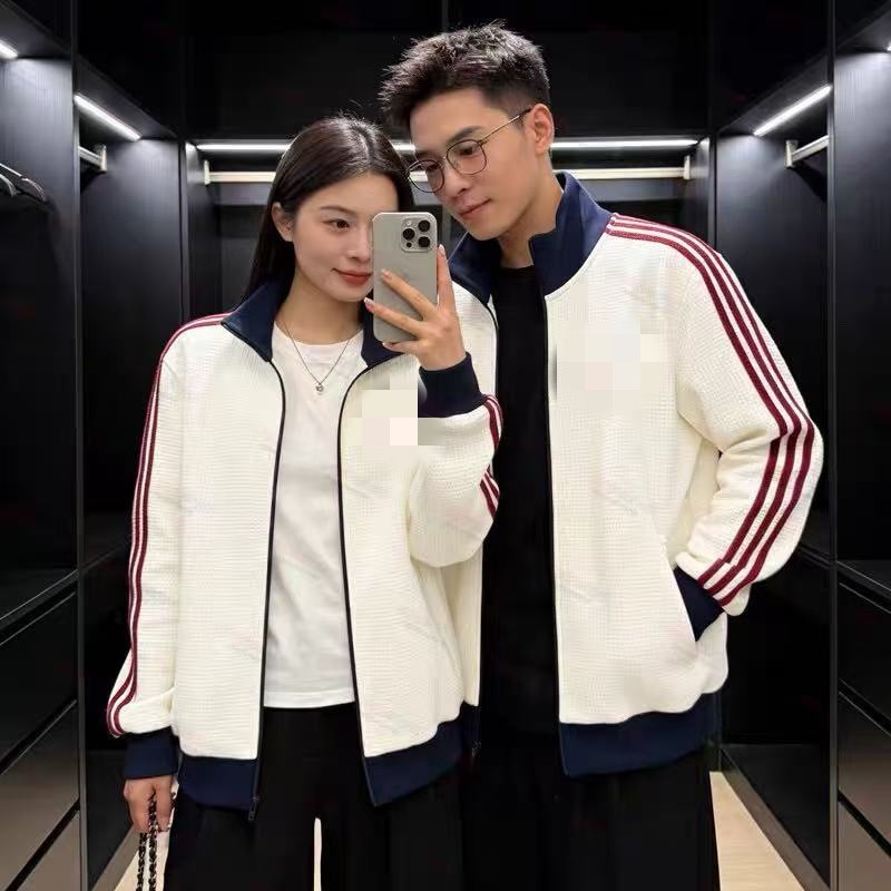 High-end 26 autumn new collection: retro three-stripe waffle knit jacket, available in 5 colors, for both men and women, and as a couple's outfit. Model: 5769