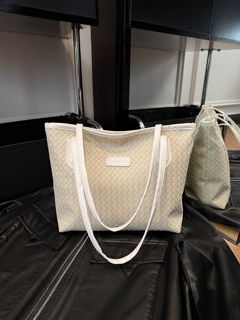 Bolsa de gran capacidad para mujeres 2026 nuevo estilo coreano de moda de viaje bolso de hombro universal de moda tejido bolso de mano