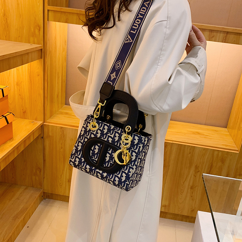 Bolso de concubina transfronterizo bolso de mujer 2024 nuevo lujo ligero de alta calidad, bolso pequeño diagonal bordado popular de este año