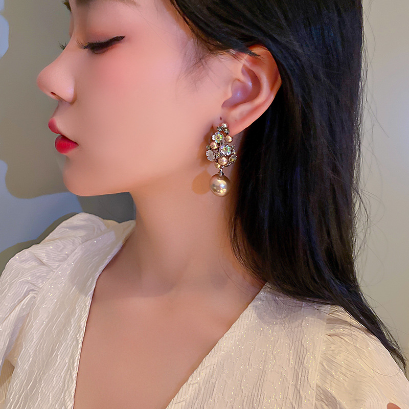11g Weight Artificial Gemstones Inlay Material Earrings Classification Housewarming, Anniversary, Business, Wedding, Travel, Birthday, Festival Occasion Alloy Material Geometric Pattern Women'S Gender Diamond Design Silver Color Geometric Diamond Alloy Artificial Gemstones Earrings 3