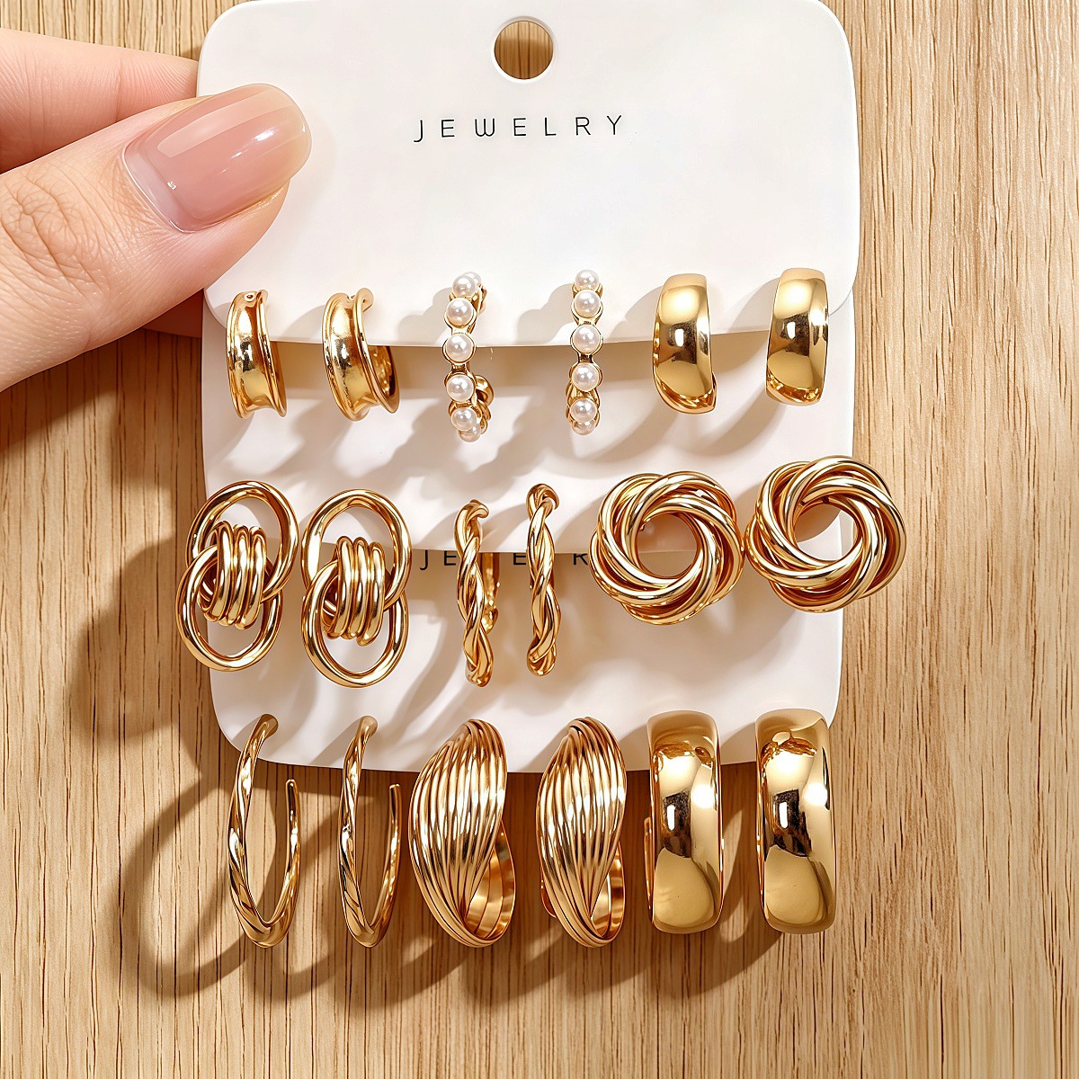 European and American cross-border alloy hoop earrings, square pearl earrings, a set of earrings for women, vintage and elegant jewelry, available for drop shipping