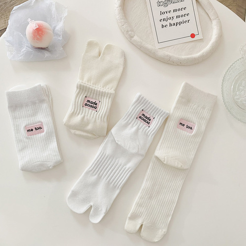 suxinaimin black and white mid-calf socks for women's spring and autumn two-toed deodorant cotton socks ins trendy versatile embroidered split-toe socks