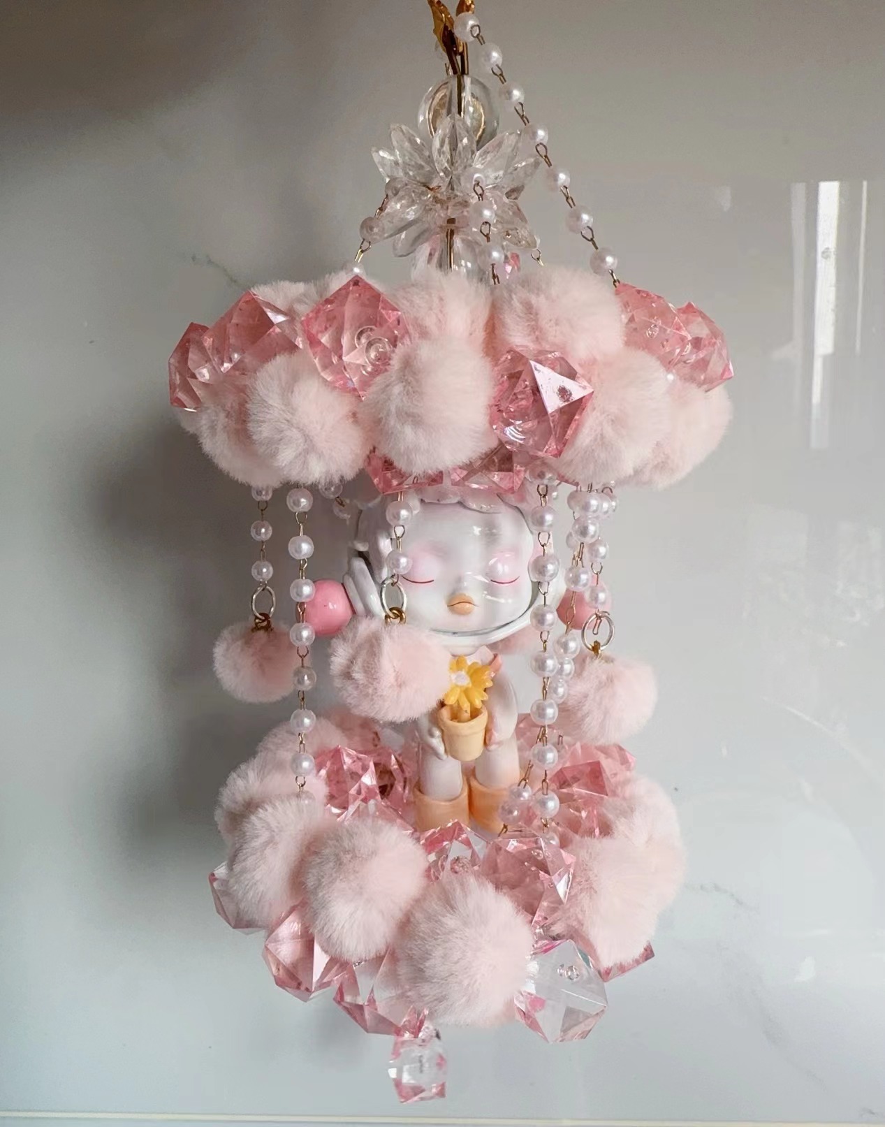 盲盒车挂 抖音直播拆盲盒车载装饰香妃毛球重工车挂泡泡码特成品