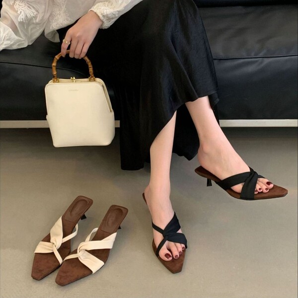 Fashionable universal small design retro sandals wedge heel square…