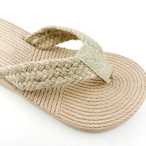 Platform wedge straw woven travel flat sandals for women, Korean style, trendy outdoor wear, herringbone pattern, fashionable women's flip-flops with strap