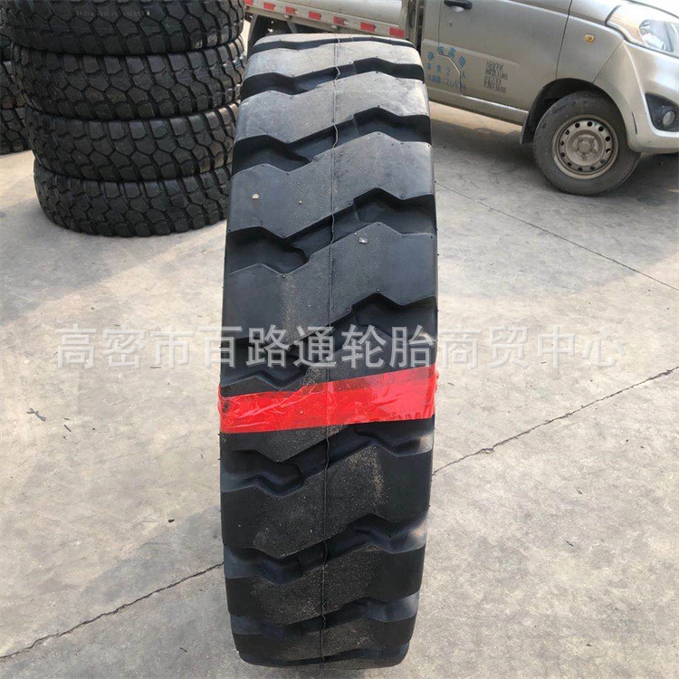 工厂直供1400-24宽体车轮胎1400-24自卸车轮胎矿山载重尼龙胎