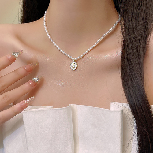French retro pearl necklace women's ins trend Korean high-end design rose pendant clavicle chain wholesale