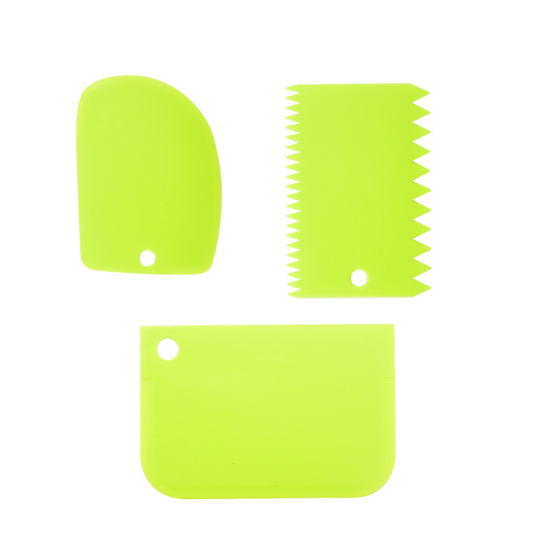 Nueva crema cortador de fideos raspador de plástico pastel herramientas de bricolaje utensilios para hornear raspador conjunto de tres piezas en stock suministro