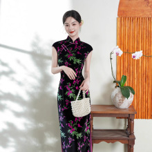 夏露2025年秋季新款改良旗袍包肩袖氣質中老年國風雕花絨長款旗袍