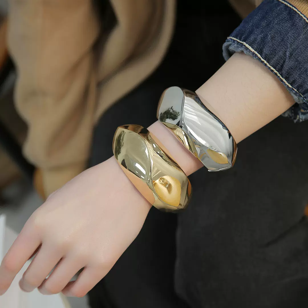简约手镯时尚光面亮面小众设计女高级感欧美跨境夸张手饰braclet