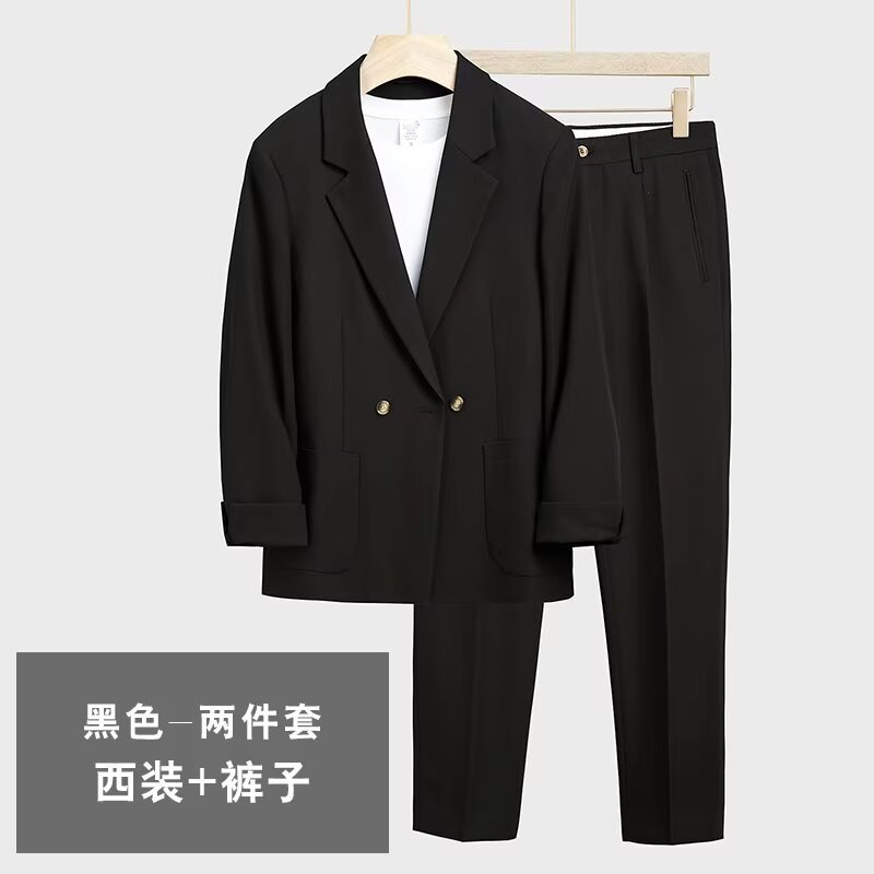 검은 색 정장