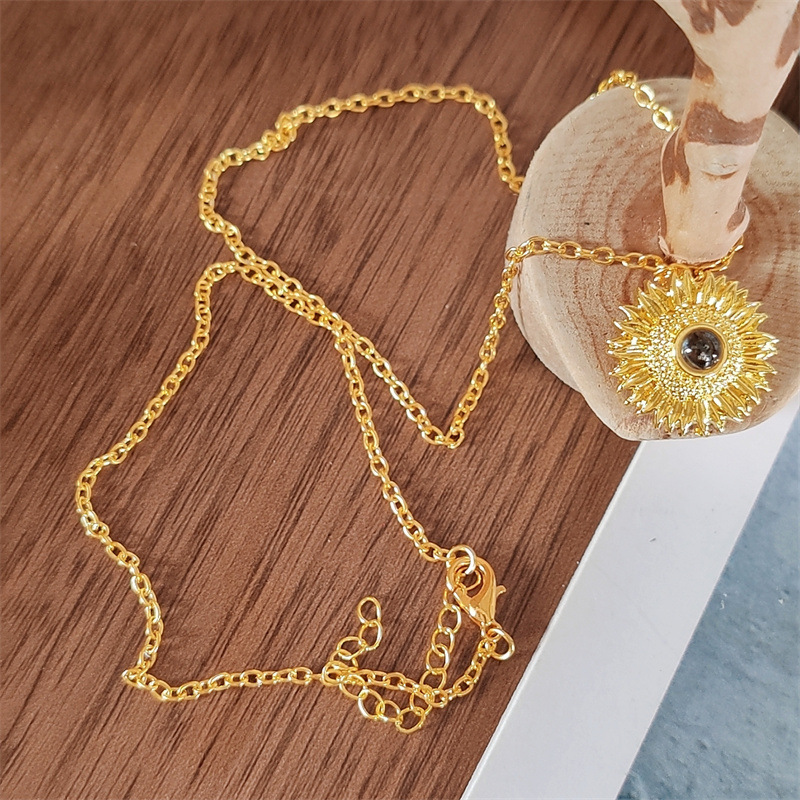 Sunflower Projection Pendant Necklace Elegant Friendship Gift_voghion.com
