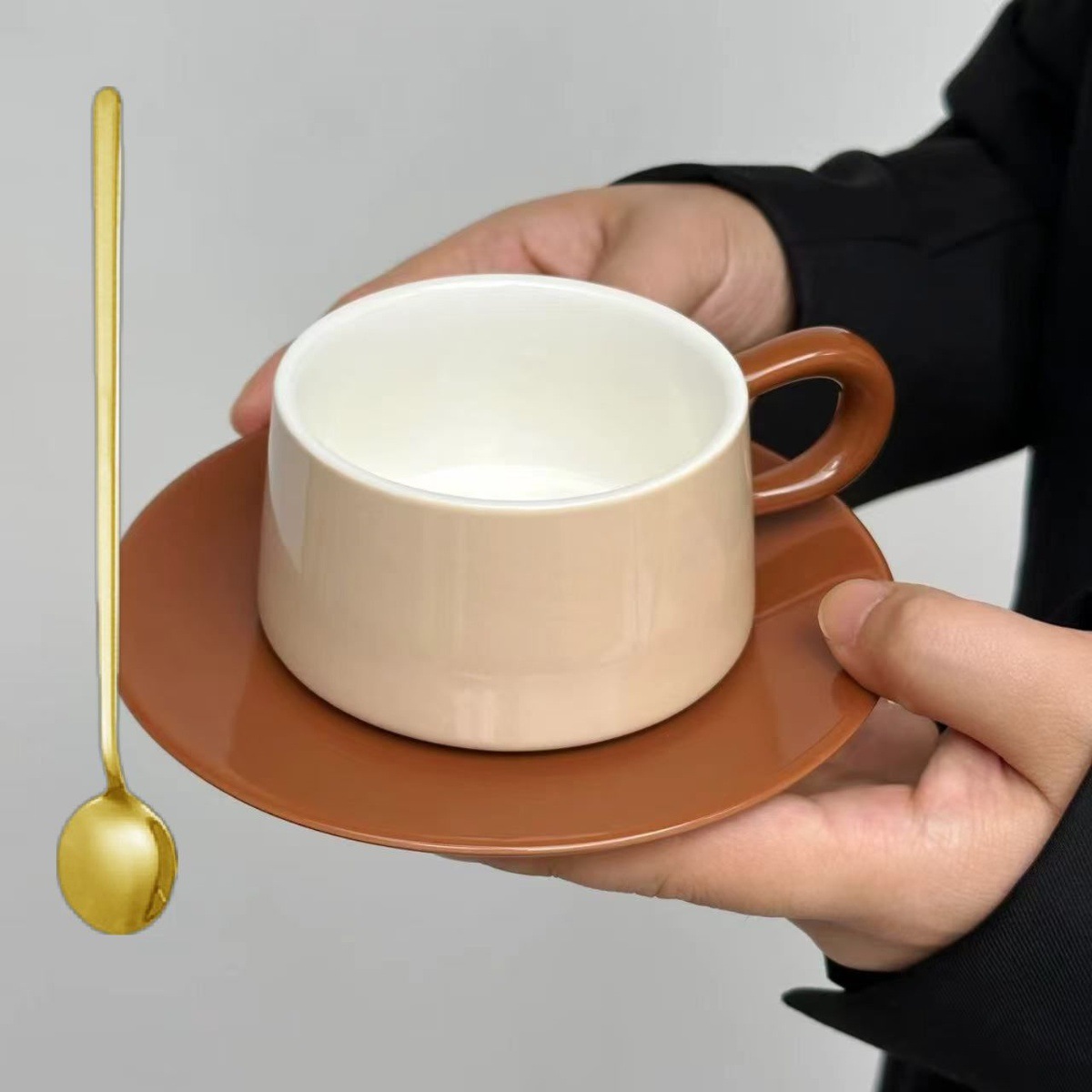 Conjunto de tazas de café francesa retrógrado nicho de café de color de albaricoque taza de café de cerámica platos taza de café de la tarde
