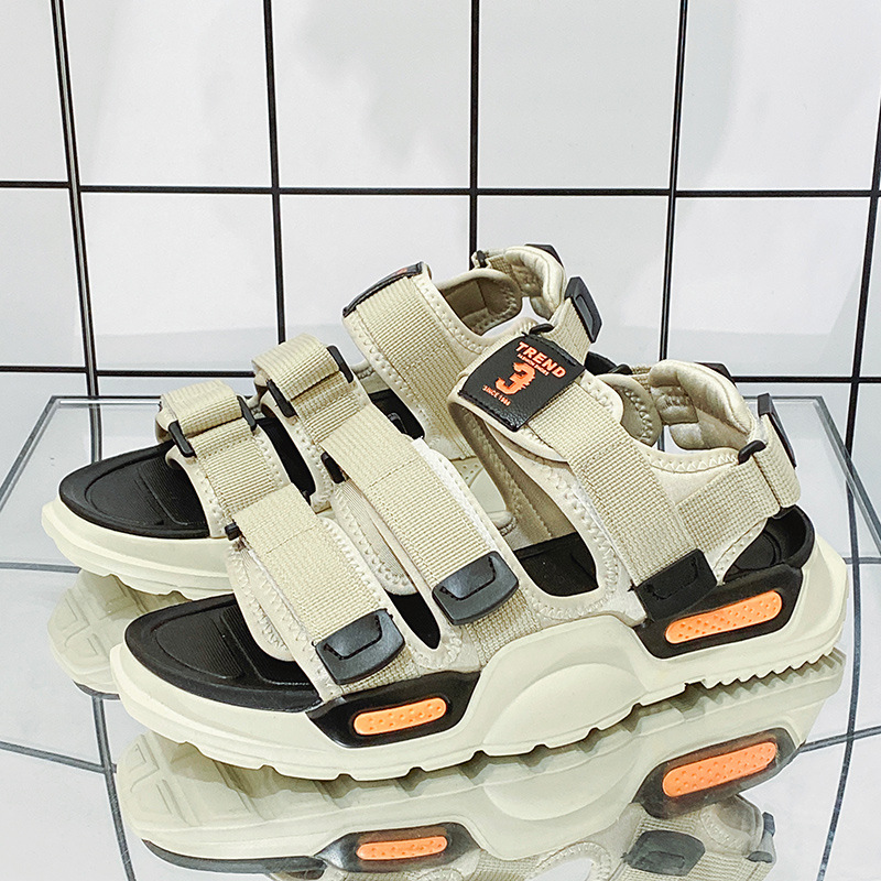 Sandalias de moda para hombre verano 2025 nuevo estilo ins sandalias para uso en casa antideslizante fondo grueso aumento para hombres al por mayor