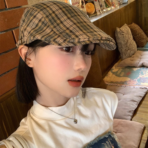 Vintage Japanese beanie for women, suitable for spring and summer, versatile, grid pattern, makes face look smaller, newsboy hat, painter's hat, large head circumference, forward hat, trendy