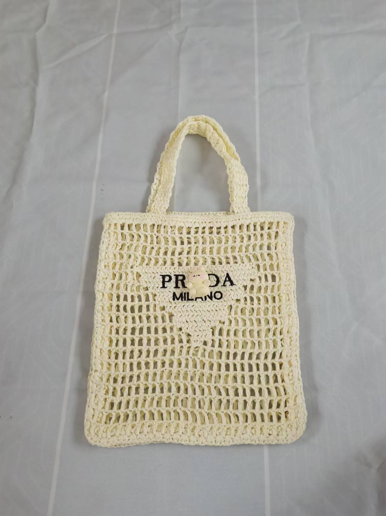 유백색