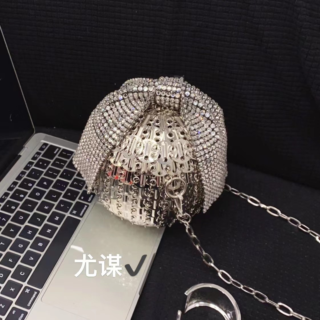 蝴蝶结立体球形金属亮片珠片包宴会闪亮手工编织云吞手拿斜挎小包
