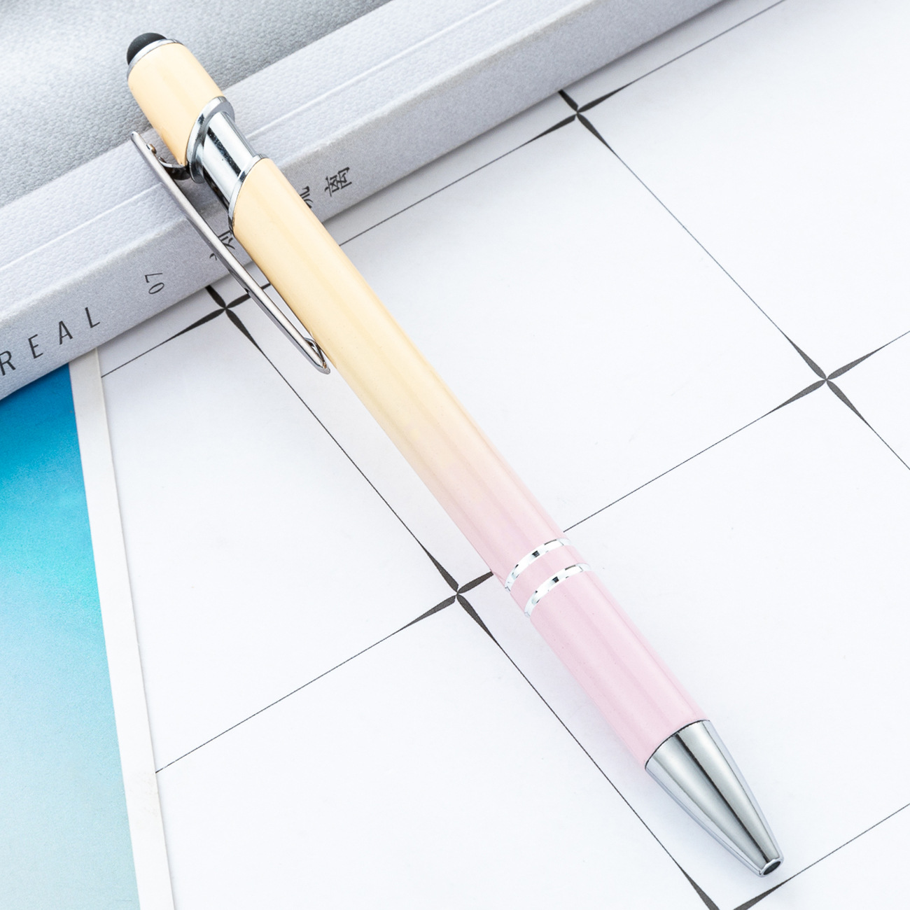 Nuevo bolígrafo de presión colorido metal color gradiente pantalla táctil pluma de regalo creativa logotipo de impresión de bolígrafo publicitario