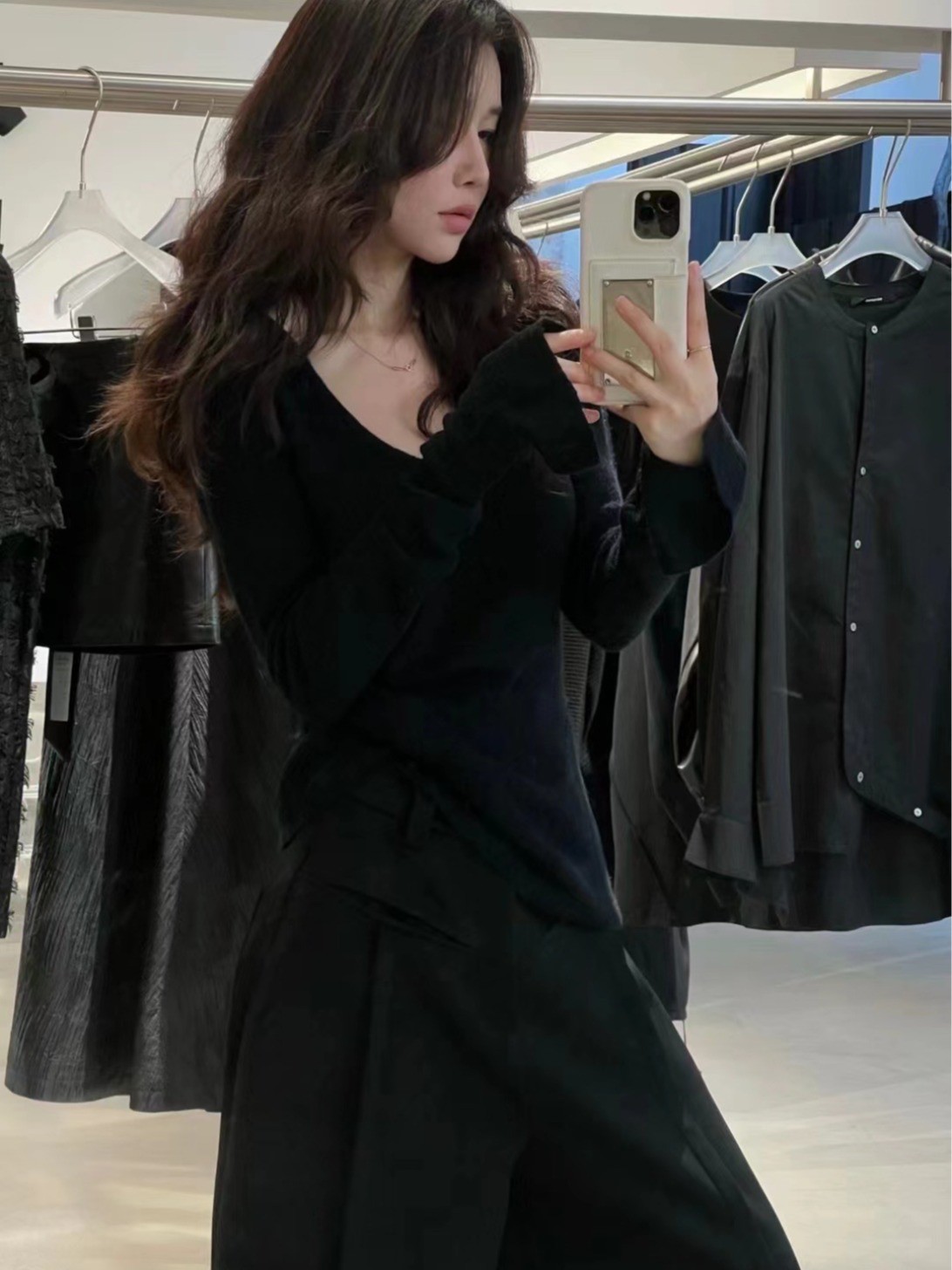 AN Maiden韓国系Uネックブルーのシンプルなニットの女性の春はウエストの正肩のラッパの袖の中に上着を掛けます。