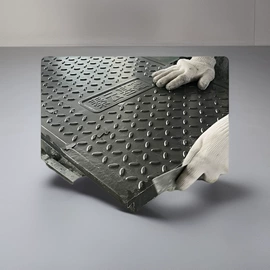 井盖;交通安全标识;排水系统