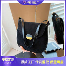 跨境2024新款流行复古单肩女包时尚百搭纯色腋下包高级质感斜挎包